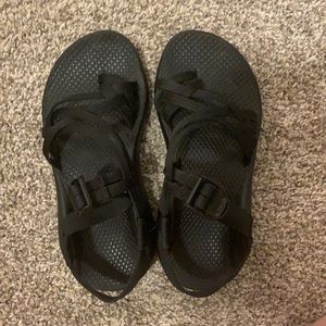 Black Strappy Adjustable Chaco Sandals 🩴